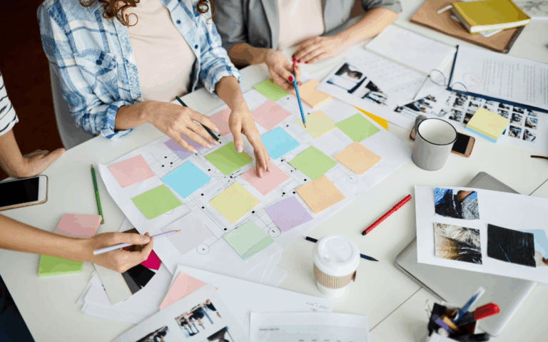 Présentation du module SAP PP (Planification de la production), couvrant les fonctionnalités essentielles pour la gestion des processus de production, la planification et l'optimisation des ressources.